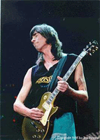 Tom Scholz